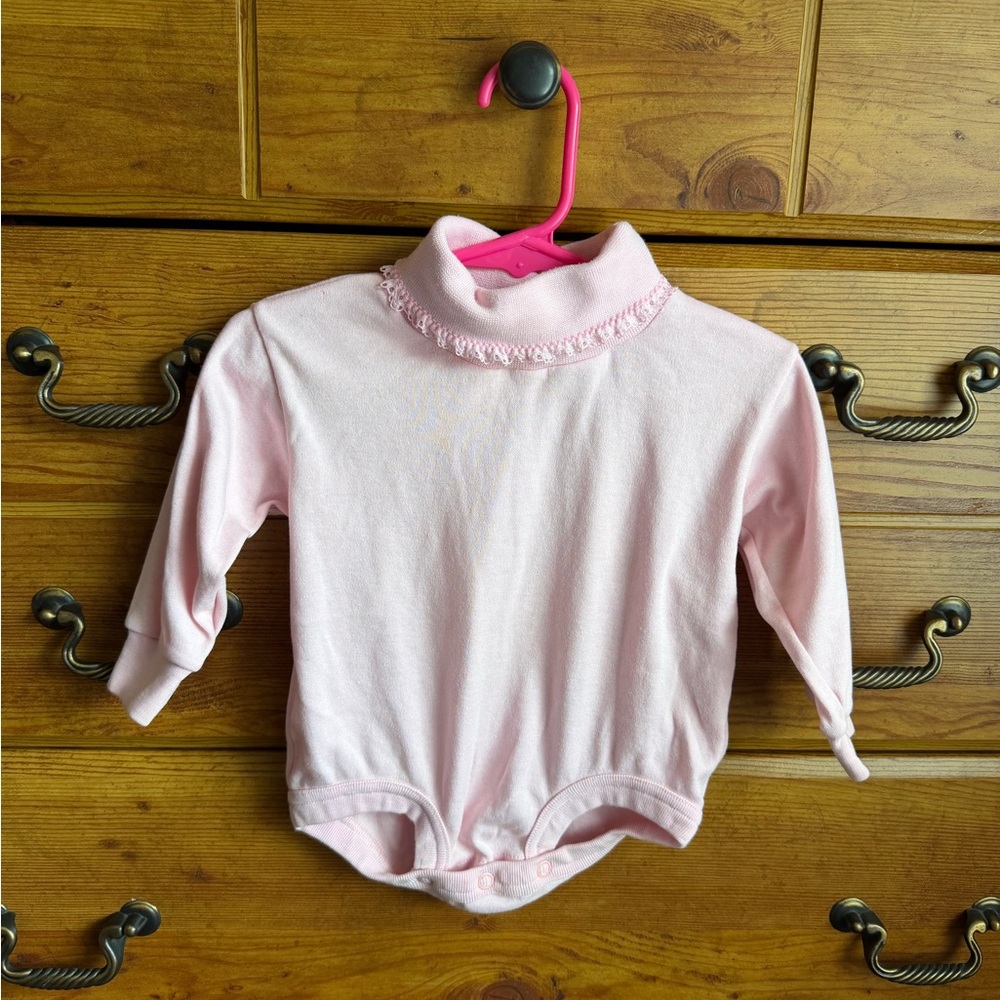 Vintage Carter's Long-Sleeve Turtleneck Baby Onesie size 12m